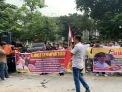 Gelar Aksi Demo! Gemmpar Desak Kejati Riau Dan Polda Riau Tuntaskan Kasus Dugaan Korupsi Bupati Rohil