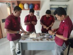 Perawatan Gembok, Salah Satu Langkah Deteksi Dini Cegah Gangguan Kamtib di Lapas Pekanbaru