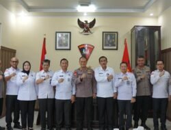 Tingkatkan Sinergitas Dengan Polisi, Kepala Lapas Pekanbaru Ikuti Kunjungan ke Satuan Brimob Polda Riau
