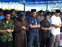 Wujud Komitmen Pembinaan Kerohanian Bagi Warga Binaan, Lapas Pekanbaru Gelar Sholat Jumat Berjamaah