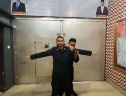 Petugas Pintu Utama (P2U) lakukan Pemeriksaan Seluruh Pegawai yang memasuki Area Lapas