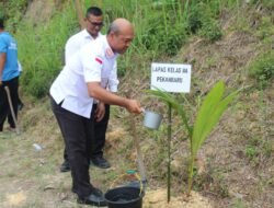 Lapas Pekanbaru Ikut Andil dalam Penanaman Bibit Kelapa Serentak di Rutan Pekanbaru