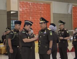 Kajati Riau Lantik Wakajati Riau, Asisten Pemulihan Aset Kejati Riau, 5 Kajari Di Riau Dan 2 Koordinator Pada Kejati Riau