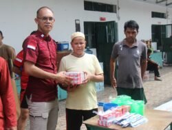 Tuntun Warga Binaan untuk Selalu Terapkan Gaya Hidup Sehat, Lapas Pekanbaru Bagikan Perlengkapan Mandi