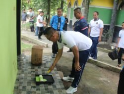 Lapas Pekanbaru Laksanakan Kerja Bhakti Sosial, Cat Ulang Mushalla dan Kamar Mandi Umum di Taman Kota Pekanbaru
