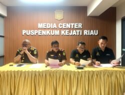 Peringatan Hari Antikorupsi Sedunia (Hakordia) tahun 2025 menjadi momentum pengungkapan perkara besar di Riau