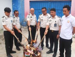 Tak Ada Ruang Bagi Barang Terlarang, Lapas Pekanbaru Musnahkan Barang Bukti Hasil Razia