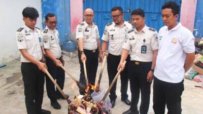 Tak Ada Ruang Bagi Barang Terlarang, Lapas Pekanbaru Musnahkan Barang Bukti Hasil Razia