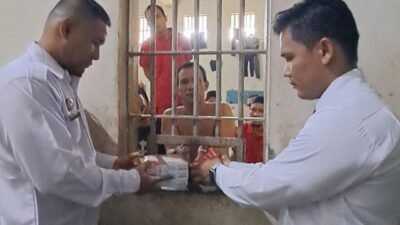 Pastikan Hak Terpenuhi, Lapas Pekanbaru Bagikan Perlengkapan Dasar di Blok Mapenaling