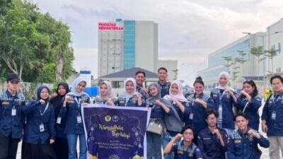 BEM Universitas Awal Bros Kabinet Dharma Pradipta Gelar Aksi Berbagi Takjil