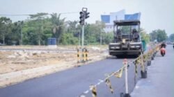 Pembangunan Simpang Sebidang Jalan Arifin Ahmad-Jalan Jenderal Sudirman, tepatnya di depan Kawasan Purna MTQ Pekanbaru, terus dikebut