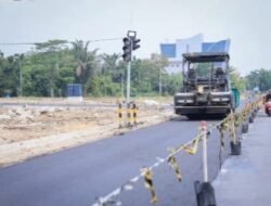 Pembangunan Simpang Sebidang Jalan Arifin Ahmad-Jalan Jenderal Sudirman, tepatnya di depan Kawasan Purna MTQ Pekanbaru, terus dikebut